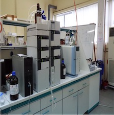 HPLC liquid chromatograph with PDA, RI and FLD detectors and post-column derivatization system